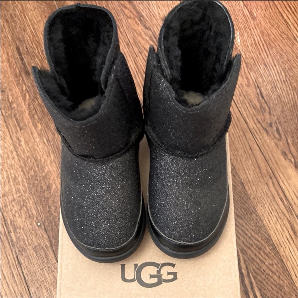 Black Glitter Uggs Toddler Sz. 7 Great Condition!